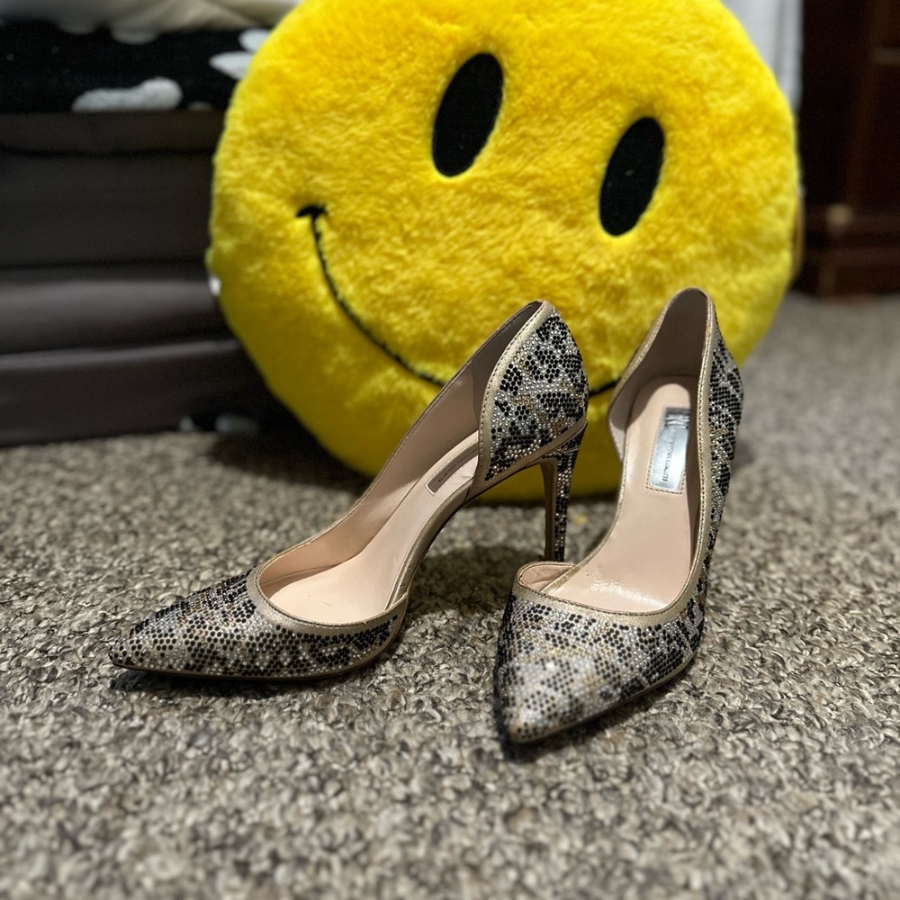Inc heels, gold sparkles